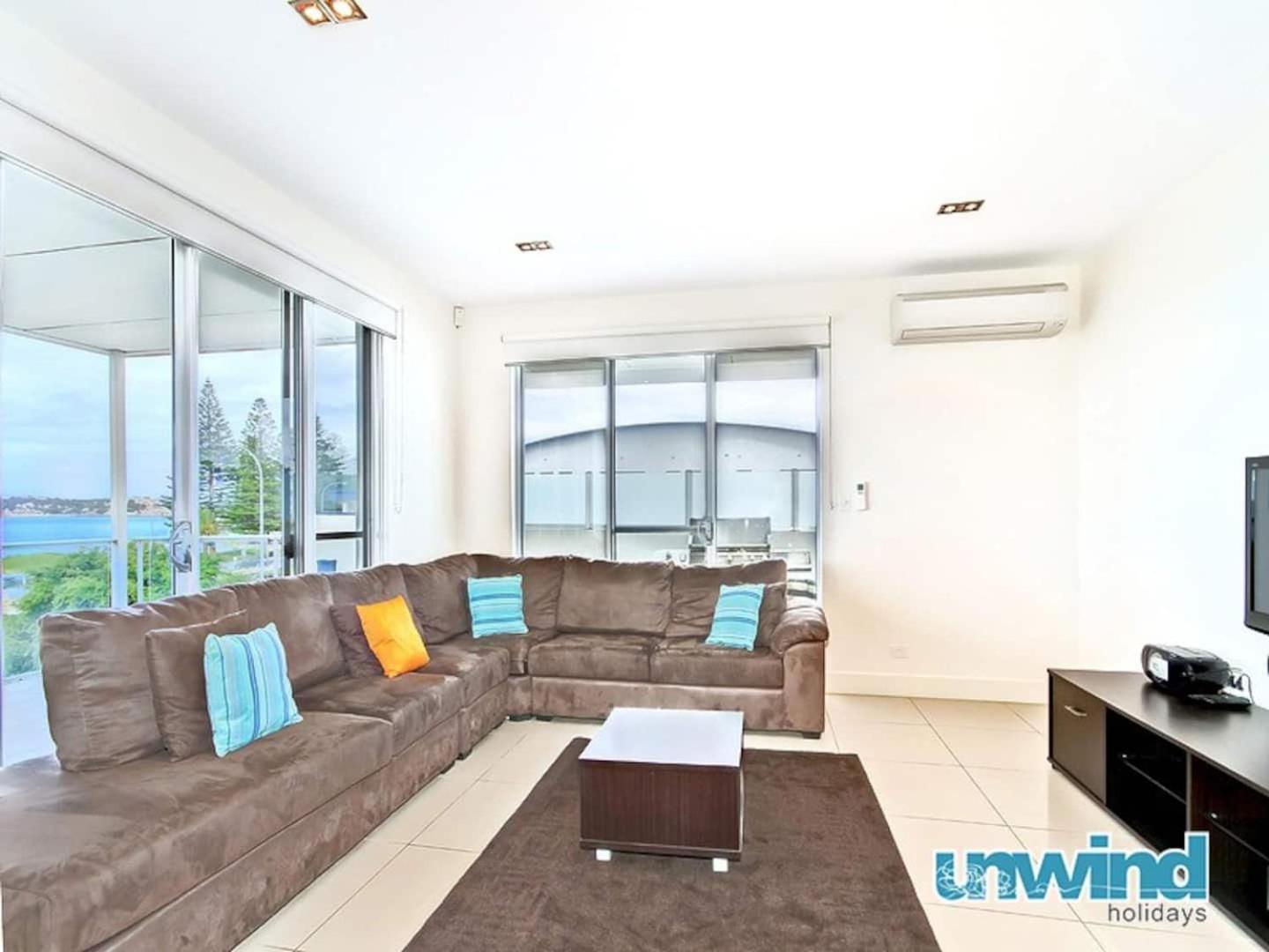 Apartment Block Escape No 5 - Penthouse Balcony Wi-fi *